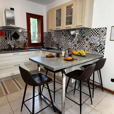 Beautiful With Garden Apartamento Como